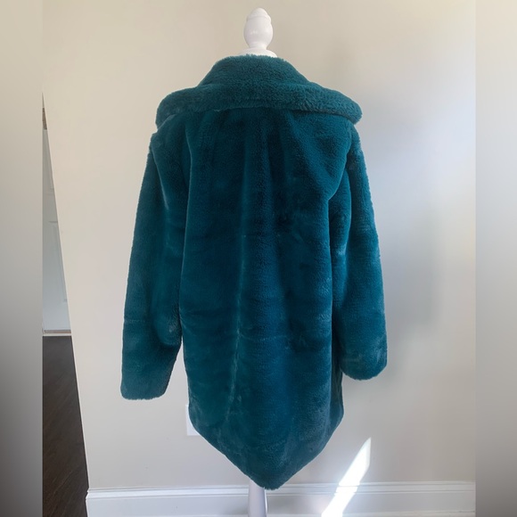 Teal Green Faux Fur Coat Inspired by Phoebe Buffay from Friends - Picture 4 of 12